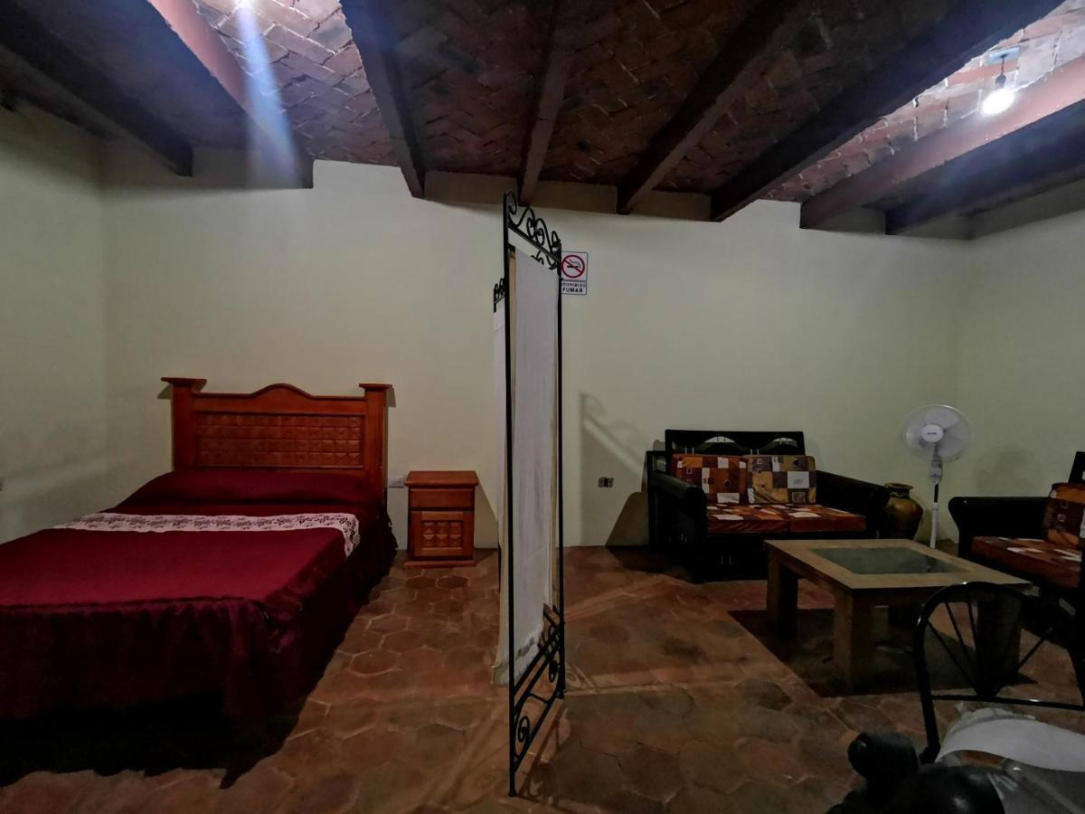 La Casa Del Abuelo Hostel